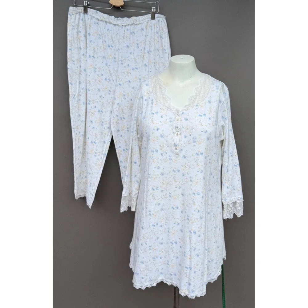 Eileen West Pajama Set Floral Lace Trim Henley Top M Cropped Pants L Sleepwear